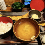 しんぱち食堂 - サーモンハラス定食(ご飯半割)+わかめ(醤油マヨ)_¥869+¥88