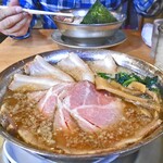 磨きの町のラーメン屋 味我駆 - 背脂Ｗチャーシュー麺