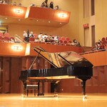 故宮 - スタインウエイ　まだ、買ったばかり。ブリリアントの音、との事。