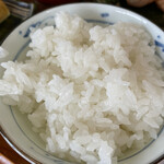 サンカク窓 - 本日のお昼ごはん（税込 1,000円）評価＝◎：ノルウェー産 サーモンハラス塩焼き、魚河岸の厚焼き玉子、茄子の胡麻味噌よごし