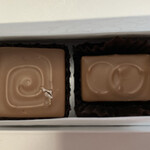 チョコレート工房　クレオバンテール - チョコレートは「藻塩ショコラ」と「ピスターチ」♡