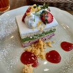 AfternoonTea Tea Room - ピスタチオとベリーのミモザショートケーキ(790円)