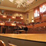 故宮 - ザ・シンフォニーホール　コンサートピアノは、３台あったはず。