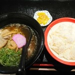 中華レストラン 長城 - Cセット (中ライス・ミニ醤油ラーメン・漬物)