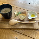 旅とPizzaとお宿 咲色 - 自家製ミニパン・スープ