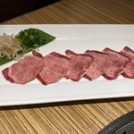 焼肉ふるさと 広島駅前店 - 特選タン刺￥1,390