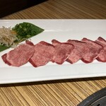 焼肉ふるさと - 特選タン刺￥1,390