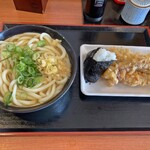 さぬきうどん 玉屋 - かけうどん１,５玉と海老天、ゲソ天、おにぎり