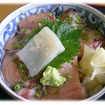 寿司吉 - H24.12 ぶりづけ丼　800円　鮪とろにも比肩できる旨さが