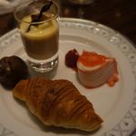 グリンデルワルド - クロワッサンは冷えてるけどサクサク