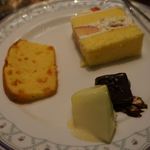 グリンデルワルド - イチゴのショートとパウンドケーキ