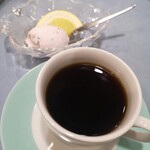 Ushikutei - 何周年かのサービスで、桜のアイスクリームくれた