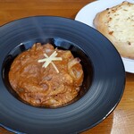 未来カレー こりす - チキンドピアザマサラ ＋ チーズパン