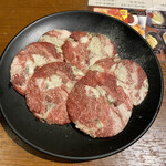 Kokusangyuu Yakiniku Tabehoudai Nikushou Sakai - 