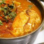 CURRY CLUB キュイエール - 鶏モモ肉のバスク風チキンカレーUP