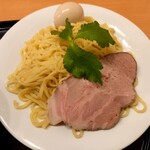 RAMEN 風見鶏 - 味噌モツバターつけ麺