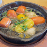 レカイエ オイスターバー - 牡蠣とチョリソーのアヒージョ　¥979