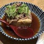 Sekaino Yamachan - オススメという鹿児島産和牛の肉豆腐。お酒のすすむ甘めの味付け