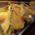 Tachinomi Atariya Shokudou - てんぶら５種盛り合わせ　サツマイモ・ナス・竹輪・エビ・白身魚