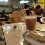 マヅラ喫茶店 - 桜レアチーズケーキ＆冷コー