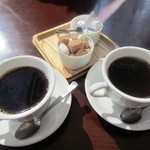 GROVE CAFE - ホットコーヒー￥４５０ｘ２
      