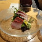 遊食豚彩 いちにいさん - 再訪で寒ぶり刺身