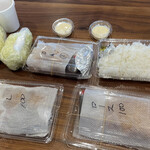 Tonkatsu Osamu - ロース100g(1,000円)、ヒレ100g(1,100円)、カキフライ2個(400円×2)