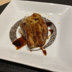 まる鮨 - 穴子は見たことのないほど大きく脂の乗った焼き穴子とこちらの小さめの煮穴子。どちらも感動の味。