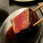 北海道焼肉 北うし - 3週間熟成知床和牛シャトーブリアンを特製北うし醤油で！！
      