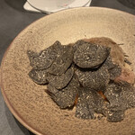 北海道焼肉 北うし - びえい和牛
      サーロイン焼きすき
      フランス産黒トリュフがけ