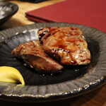 炭火焼き鳥と地酒 絢鳥 - レバー 200円(2022年3月)