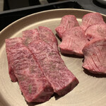 北海道焼肉 北うし - 3週間熟成知床和牛ハラミ  3週間熟成知床和牛タンのタン元の厚切り