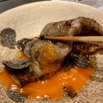 北海道焼肉 北うし - びえい和牛
      サーロイン焼きすき
      フランス産黒トリュフがけ