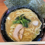 横浜家系ラーメン 明豊家 - ラーメン720円