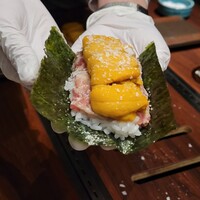 USHIMITSU NISHIAZABU - 和牛の手巻き雲丹ユッケドッグ