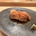 木挽町 とも樹 - 赤貝のにぎり