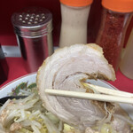 ラーメン二郎 - 今日のブタはやや歯応えありました