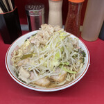 ラーメン二郎 - ラーメン　ニンニクマシ　ヤサイマシ　アブラマシマシ　780円