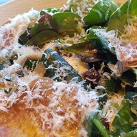 PIGNETO - 朝食・生ハムとポーチドエッグのサラダ