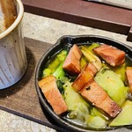 鉄板焼POPO G - 自家製スモークベーコンとたっぷり野菜のアヒージョ