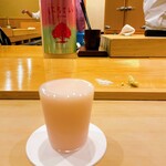 鮨 しゅん輔 - 
      
      シルキーな舌触り。そしてシュワシュワ感。イチゴの爽やかな味わい。
      