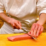 鮨 しゅん輔 - 中トロは八丈。