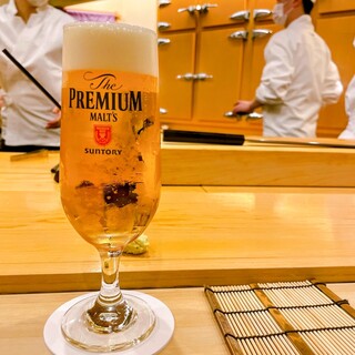 h Sushi Shunsuke - まずは、ビールで。
