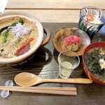 OVE - 中央のお茄子のペーストのような副菜、とても美味しかったです。お味噌汁だけちょっと濃いいなぁという印象でした。