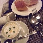 オマール海老のイタリアン　ロブス - オマール海老のエキスで作った、一口スープ～カプチーノ仕立て～
