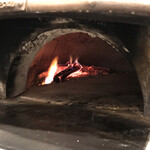 CASATIELLO - ピザ窯の奥で、燃えてます