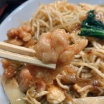 中国料理 峨嵋山 - 鶏肉は揚げられいます