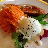 イノーヴェ - にんじんサラダとゆで卵