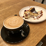 サンデー - カフェラテ、バスクチーズケーキ