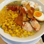 北海らーめん 沙蘭辺 - 茶色いのは恐らくサツマイモのチップ